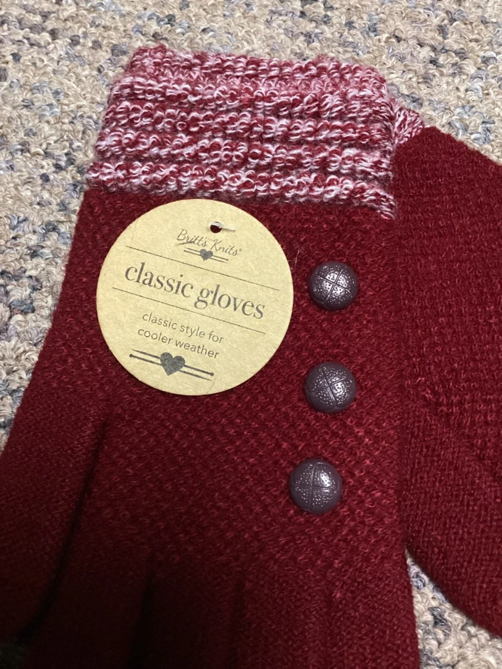 Britt’s Knits Classic Dark Red Knit Women’s Gloves w/Button Detail Size OSFM NEW